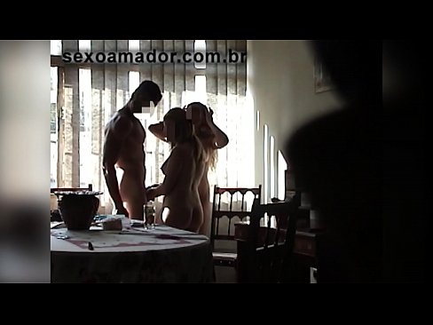 ❤️ Amigos sexuais convidam um homem gigante e um ménage à trois com ele ❤️❌ Porno russo em pt.hentaisea-com.ru