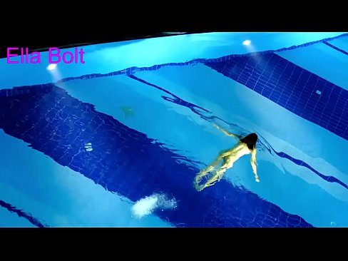 ❤️ Não consigo parar de ver, jovem loira apanhada a nadar nua na piscina da estância balnear ELLA BOLT ❤️❌ Porno russo em pt.hentaisea-com.ru