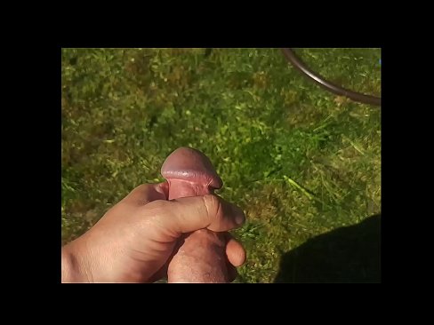 ❤️ A boazona fica com a rata rosa fodida e ejacula com um esguicho num jardim de Verão ❤️❌ Porno russo em pt.hentaisea-com.ru