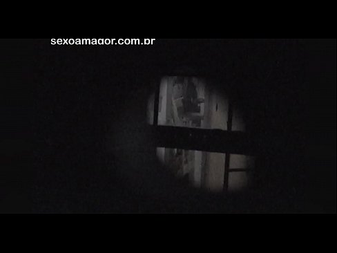 ❤️ Lourinho é filmado secretamente por um voyeur de bairro escondido atrás de tijolos ocos ❤️❌ Porno russo em pt.hentaisea-com.ru
