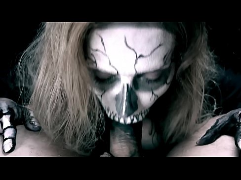 ❤️ Rapariga demoníaca a chupar pilas com a sua boca negra e a engolir esperma. ❤️❌ Porno russo em pt.hentaisea-com.ru